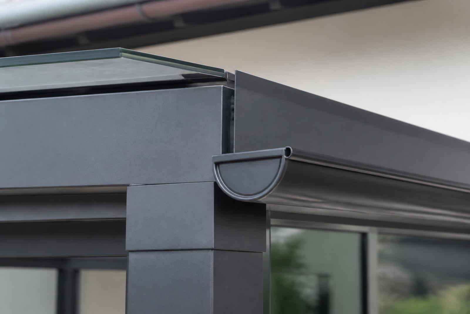 Detail van een aluminium goot en profiel